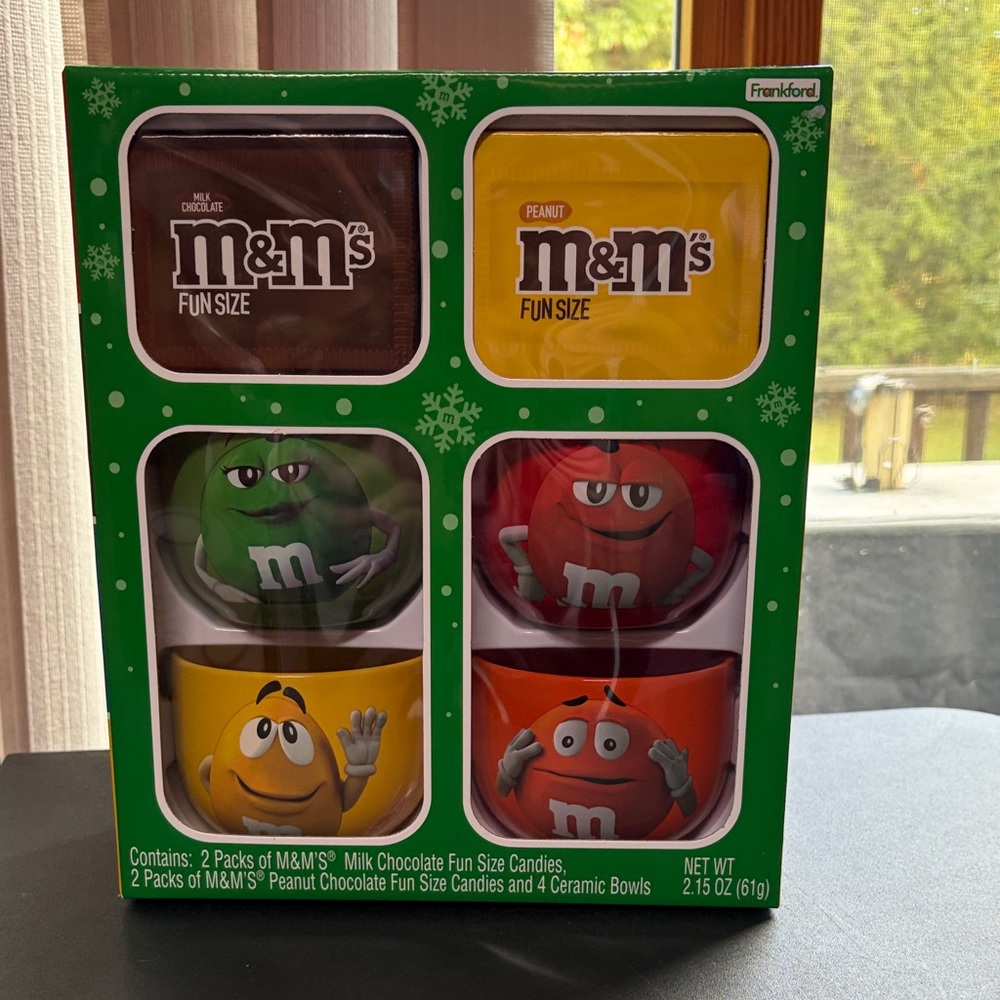 NIB M&M's Fun Size Candy and Bowl Set